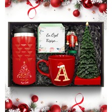 As Gift Yılbaşı Temalı Kişiye Özel Kırmızı Termos & Kupa & Çam Ağacı Mum & Mini Fındıkkıran Figürü Hediye Seti