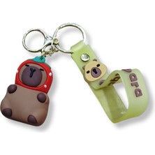 Teknofun Capybara Çilek Kostümlü 3D Figürlü Soft Kayışlı Anahtarlık - 1 Adet