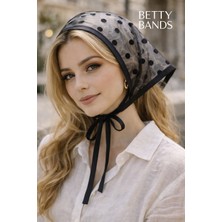 Betty Bands Siyah Puantiyeli Tül Bandana – Bağlamalı Şık Saç Aksesuarı | Vintage & Zarif Stil