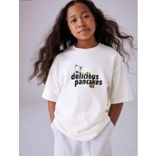 Alyakids Çocuk Beyaz Delicious Pancakes ve Köpek Karakter Baskılı %100 Pamuk T-Shirt
