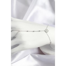 Evyora Pirinç Zirkon Taşlı Yonca Model Gümüş Renk Şahmeran