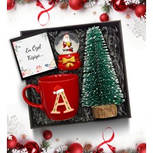 As Gift Yılbaşı Temalı Kişiye Özel Kırmızı Kupa &  Çam Ağacı  & Kar Küresi Hediye Seti