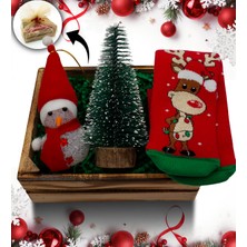 As Gift Mini Kasa Içerisinde Çam Ağacı & Kardan Adam & Yılbaşı Çorabı Hediye Seti