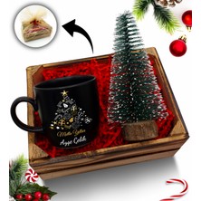 As Gift Mini Kasa Içerisinde Çam Ağacı  & Kişiye Özel Siyah Kupa Hediye Seti