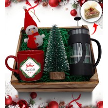 As Gift Kasa Içerisinde Kişiye Özel Kırmızı Kupa & French Press & Çam Ağacı& Kardan Adam Hediye Seti