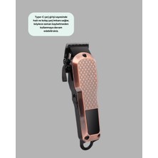 Şarjlı Saç Kesme Makinesi – Type-C Girişli, LCD Ekranlı ve Sessiz Motor