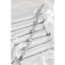 Pirinç Zirkon Taşlı Yonca Model Gümüş Renk Vıp Seri Kadın Bileklik