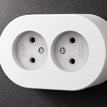 Beyaz Renk Çiftli Topraklı Sıva Üstü Priz - Iç Mekan Uygunluğu