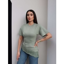 Esra Helvacı Etek Ucu Dantel Asimetrik Tshirt