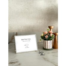 Auren Metal Masaüstü Resim Çerçevesi (15X20 Cm) – Fotoğraf Çerçevesi, Modern Metal Tasarım