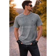 İnce Moda Giyim Erkek Vintage Yıkamalı Basic T-Shirt – Premium Pamuk, Minimal Logo Detaylı Rahat Kalıp (Gri / Füme Ton)