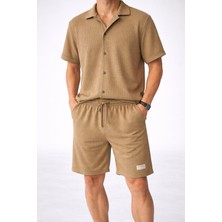 İnce Moda Giyim Erkek Kamp Yaka Gömlek & Şort Takım – Dokulu Premium Kumaş, Modern Kesim (Siyah / Bej)
