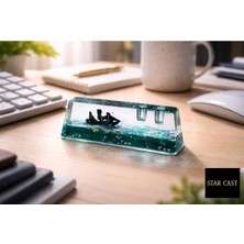 Star Cast Dekoratif Batmayan Gemi Akvaryum Şişe – Kalemlikli Yeşil Sıvı Yıldızlı Masaüstü Deniz Temalı Hediye