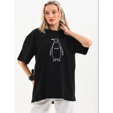Velmora Fashion Kadın T-Shirt Nihilist Penguen Baskılı Bisiklet Yaka Kısa Kol Yazlık Tişört - Siyah