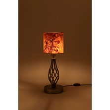 Tıkka Mazel Ağacının Doğal Güzelliği ile Masa Aydınlatması