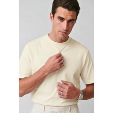 Guaraz Old Money Krem Erkek %100 Pamuklu Yumuşak Kumaşlı Yuvarlak Yakalı Oversize Basıc T-Shirt
