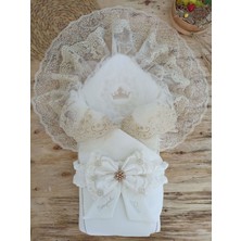 Uravas Store Yenidoğan Sahra Taç Nakışlı Plazma Taşlı Güpürlü Fiyonklu Duvaklı Trilüks Kundak Bebek Battaniyesi