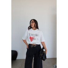 Özge Özgenç Yazı ve Kalp Baskılı Tshirt
