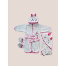Uravas Store 0-6 Ay Kedicik Nakışlı Bornozlu 5li Kız Bebek Havlu Silgi Takımı