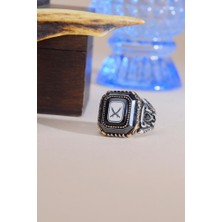 INNUENDO JEWELRY 925 Ayar Gümüş Zülfikar Desenli Taş Işlemeli Erkek Yüzük