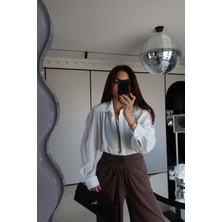 Özge Özgenç Omuzu Vatkalı Şifon Gömlek