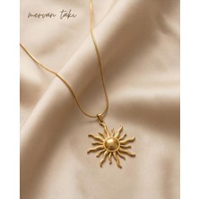 Mervan Takı Güneş Figürlü Altın Renk Çelik Kolye