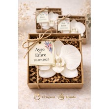 Larina Hediyelik Kişiye Özel Orkide Mum Nikah Hediyelik | Isimli Etiketli Kraft Kutu | Söz Nişan Düğün  (20-30-50 Adet)