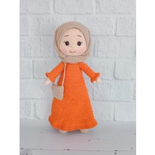 Turuncu Elbiseli Ravza Bebek Amigurumi Organik Oyuncak