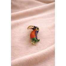 Ascera Tukan Kuşu Broş – Renkli Zirkon Taşlı Kadın Ceket Aksesuarı