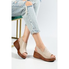 Suins Shoes Suins Luby Model Arkası Lastikli Dolgu Topuk Sandalet