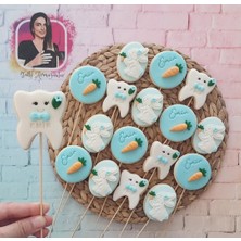 Tatlı Armağanlar Mavi Renk Çubuklu Isimli Erkek Bebek Diş ve Tavşan Model Butik Kurabiye - 20 Adet