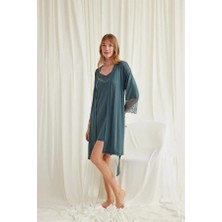 Red Womans Dekolteli Yakası ve Kolu Dantelli Sabahlık Takımı