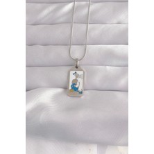 Ayışığı 316L Çelik Gümüş Renk Beyaz Mineli Kız Figür Tarot Kolye