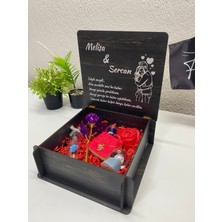 Fırtına Armağan Sevgiliye Özel Aşk Hediye Kutusu - 100 Dilde Aşk Yazılı Çelik Kolye