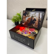 Fırtına Armağan Sonsuz Anılar Işıklı Ahşap Hediye Kutusu - 26 Fotoğraf Baskılı - Kolye, Mum ve Kar Küresi Dahil