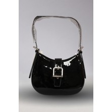 Victoria Shoes Kemer Detaylı Parlak Siyah Baget Çanta