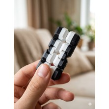 Ceresshop Taraftar Renkli Stress Küpü – El Oyalayıcı Fidget Oyuncak, Rahatlatıcı ve Dayanıklı Tasarım