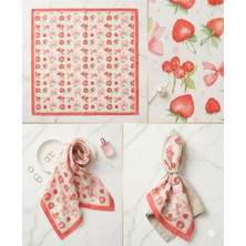 Beyzelif Çilek Neşesi ve Fiyonk Şıklığı: Kız Çocuk Viskon Karışımlı Fular (80X80 Cm)