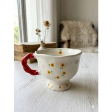 Palto Tasarım Minik Çiçek Tasarımlı El Yapımı Krem Parlak Balerin Kupa - El Işçiliği Hediyelik Kupa Bardak