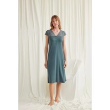 Moda Şahsenem Kolu Omzu ve Yakası Dantelli Önü Düğmeli Gecelik