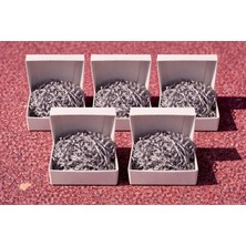 Orbak Kağıtçılık Beyaz Karton Takı Kutusu + Gri Kırpık Kağıt – Kapaklı Kolye Bileklik Kutusu 5 Adet 9,5x9,5 x 2 cm