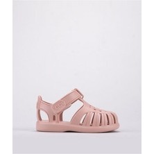 igor Çocuk Sandalet Tobby Solid Kız Çocuk İçin Hafif Pvc Malzeme ile Esnek Yapı ve Güvenli Adım