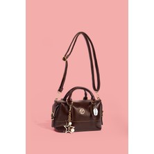 Westbag Kadın Parlak Rugan Deri Star Charm Detaylı El ve Omuz Askılı Çanta