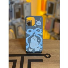 Avcı Teknoloji Market iPhone 16 Pro Max Uyumlu Özel Tasarım Sevimli Figürlü Deri Dokulu Telefon Kılıfı