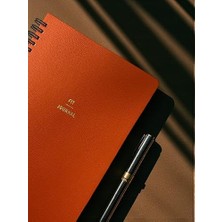 TeknoKapsül 4 Aylık Hedef ve Egzersiz Planlayıcı Defter, A5 Spiralli, 132 Sayfa, Deri Kapak | Fit Journal (Turuncu)