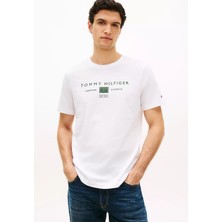 Tommy Hilfiger Erkek Normal Kesim Baskılı Pamuklu Yuvarlak Yakalı Kısa Kollu Beyaz T-Shirt MW0MW42365-YBR