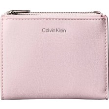 Calvin Klein Kadın Deri Fermuar Kapama Nakit ve Kart Bölmeli Metal Logo Pembe Cüzdan LV04F1135G-8Z6