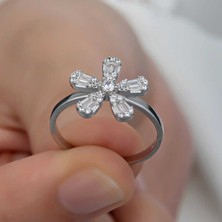 Inure Jewelry Gümüş Zirkon Taşlı Çiçek Kadın Yüzük