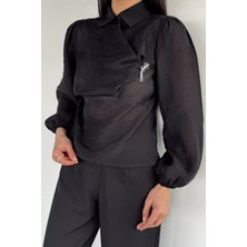 Gülseli Kadın Degaje Yaka Broş Detaylı Bluz P-00020980