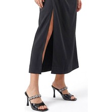 Gökhan Talay Luma Esnek Yumuşak Kaymaz Taban (8 Cm) Siyah Rugan  Tek Bant Burgu Gümüş Bantlı Kadın Topuklu Terlik